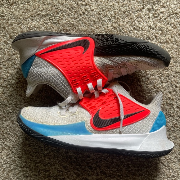 kyrie 2 low blue hero